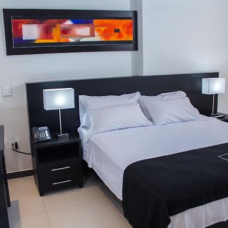 נייבה Hotel Metropolitano מראה חיצוני תמונה