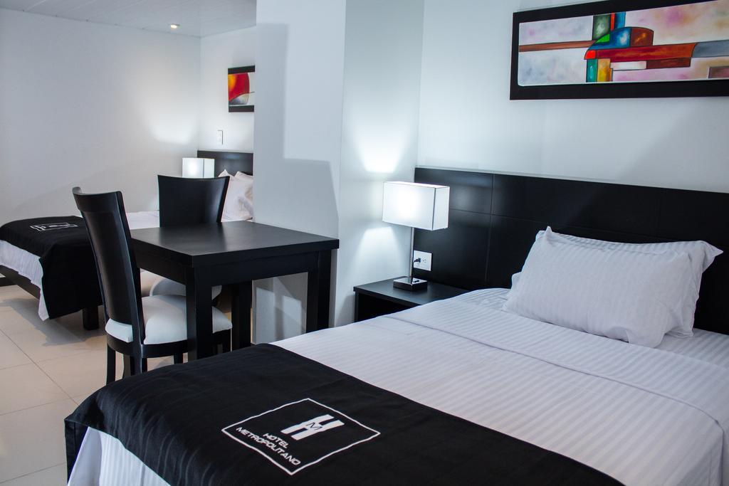 נייבה Hotel Metropolitano מראה חיצוני תמונה