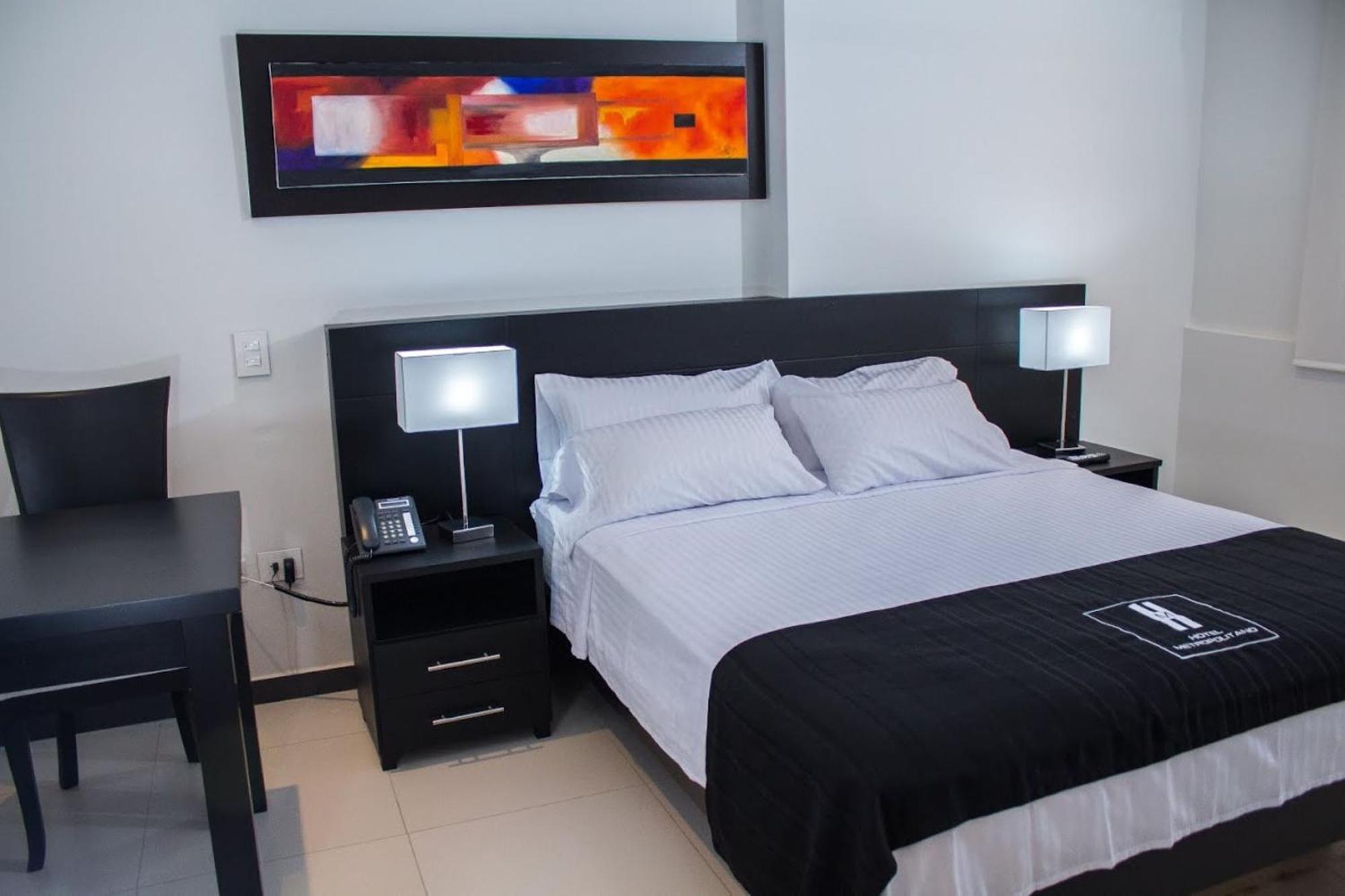 נייבה Hotel Metropolitano מראה חיצוני תמונה