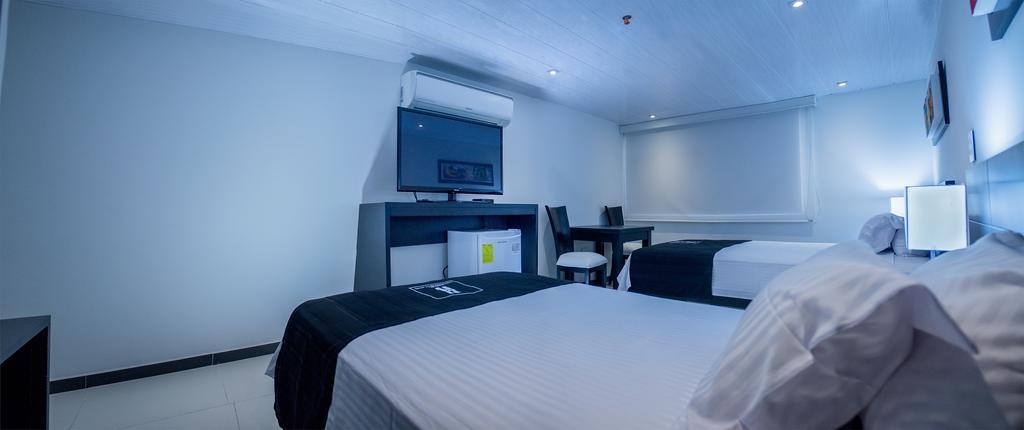 נייבה Hotel Metropolitano מראה חיצוני תמונה