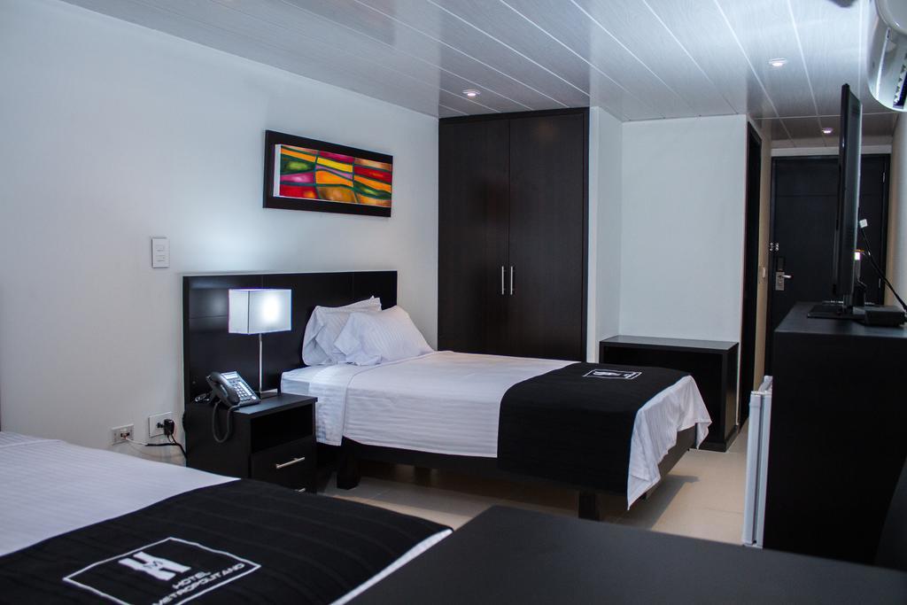 נייבה Hotel Metropolitano מראה חיצוני תמונה
