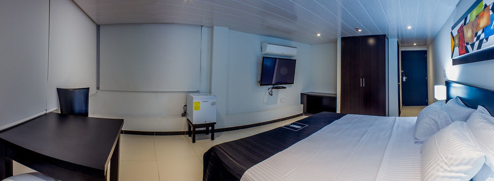 נייבה Hotel Metropolitano מראה חיצוני תמונה