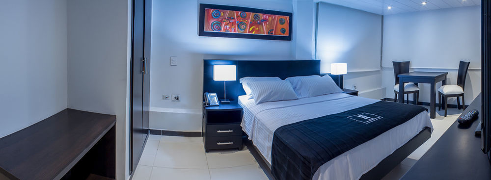נייבה Hotel Metropolitano מראה חיצוני תמונה